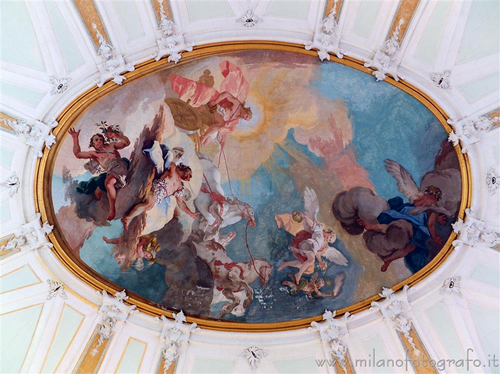 Cavenago di Brianza (Monza e Brianza) - Trionfo di Apollo sul soffitto del salone di Palazzo Rasini